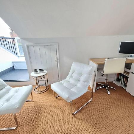West Hill Retreat Seaview Balcony Chic Loft Studio & Free Parking 哈斯丁 外观 照片